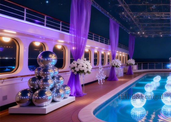 Dekorasi luar dengan bola cermin PVC berlapis ganda berwarna-warni